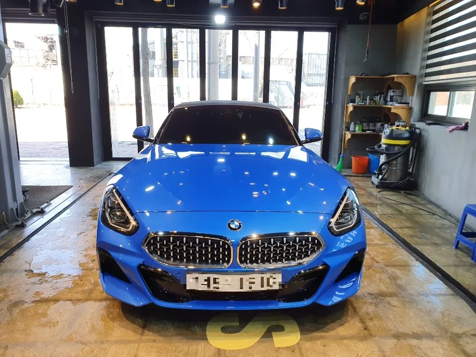 안녕하세요, BMW Z4 오너입니다.