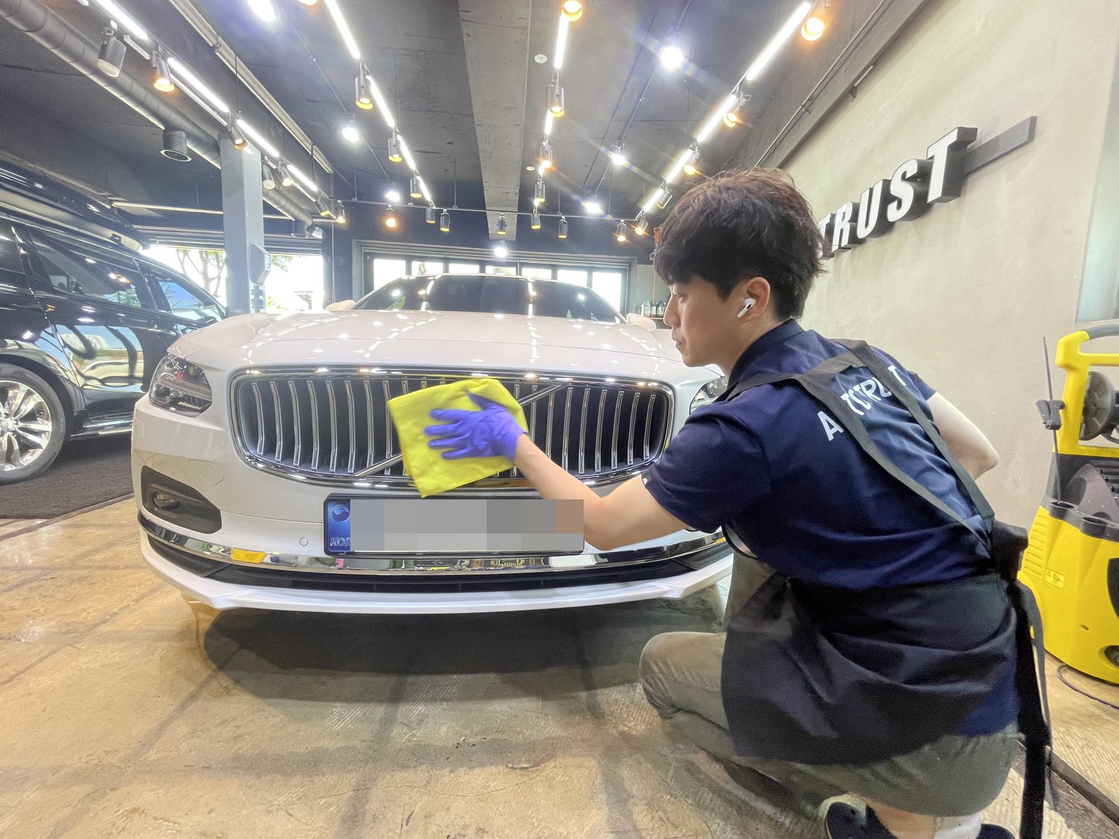 차를 몰다 보면 예상치 못한 순간에 긁히거나 손상되기 쉽습니다.