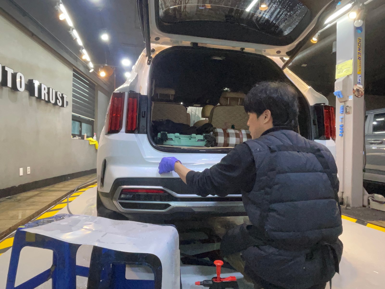 흰색 도장이라 작은 흠집도 다 보였는데, 정말 꼼꼼하게 작업해주셨어요.