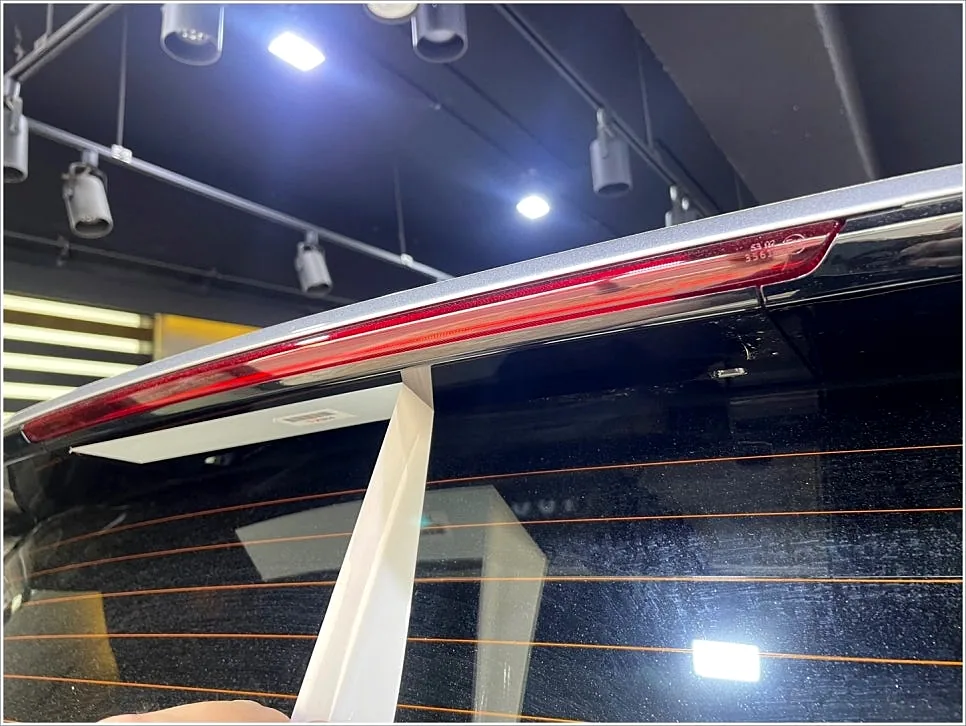특히 요즘 같은 계절 변화 시기에는 대전발수코팅과 유막 제거가 필수라고 하셨습니다.